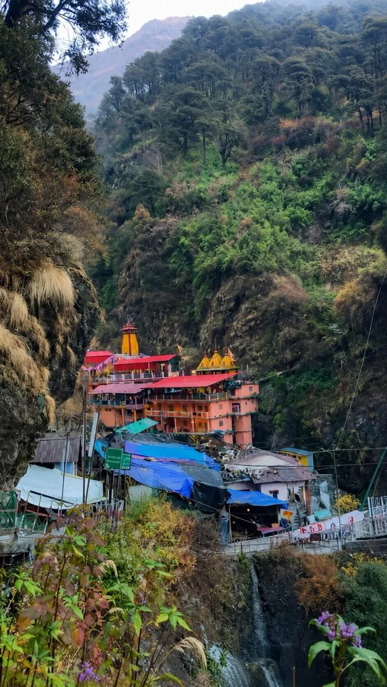 Yamunotri Temple photo 4